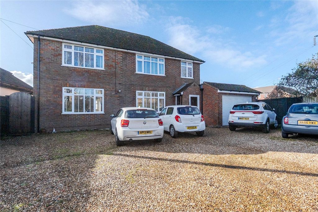 Property photo 1 of 18 Picture No. 04