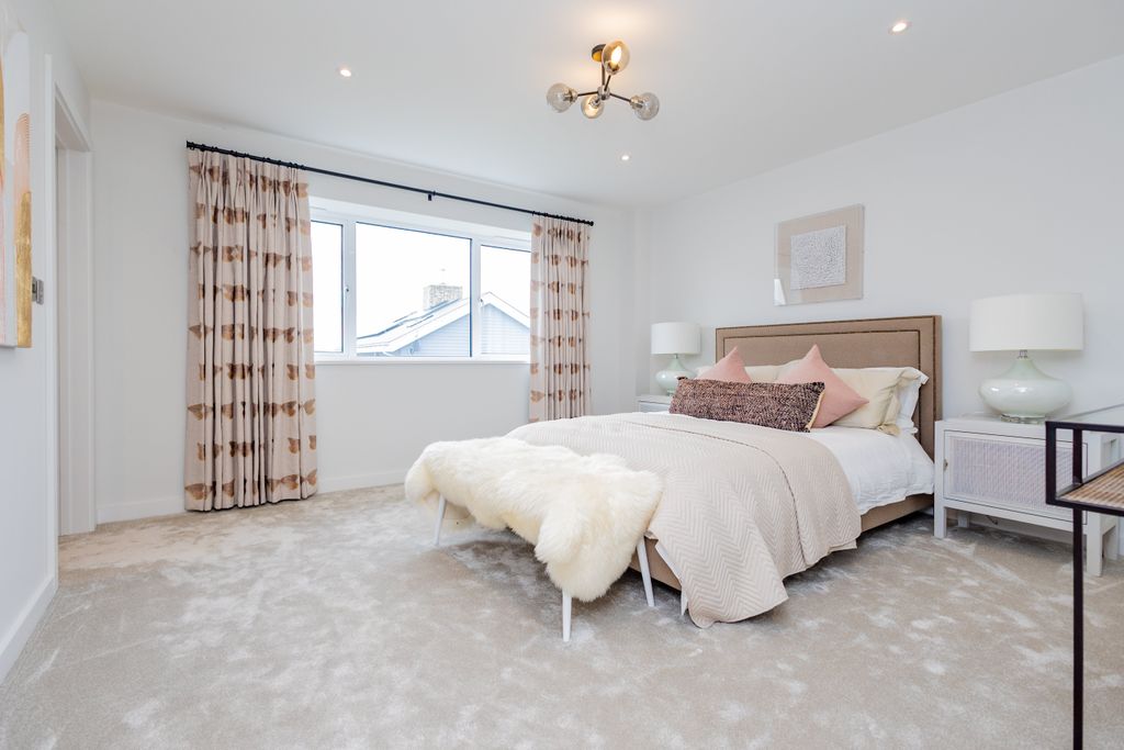 Additional image 10 of 4 bed detached house to rent302 Sandbanks Road, Lilliput, Poole BH14