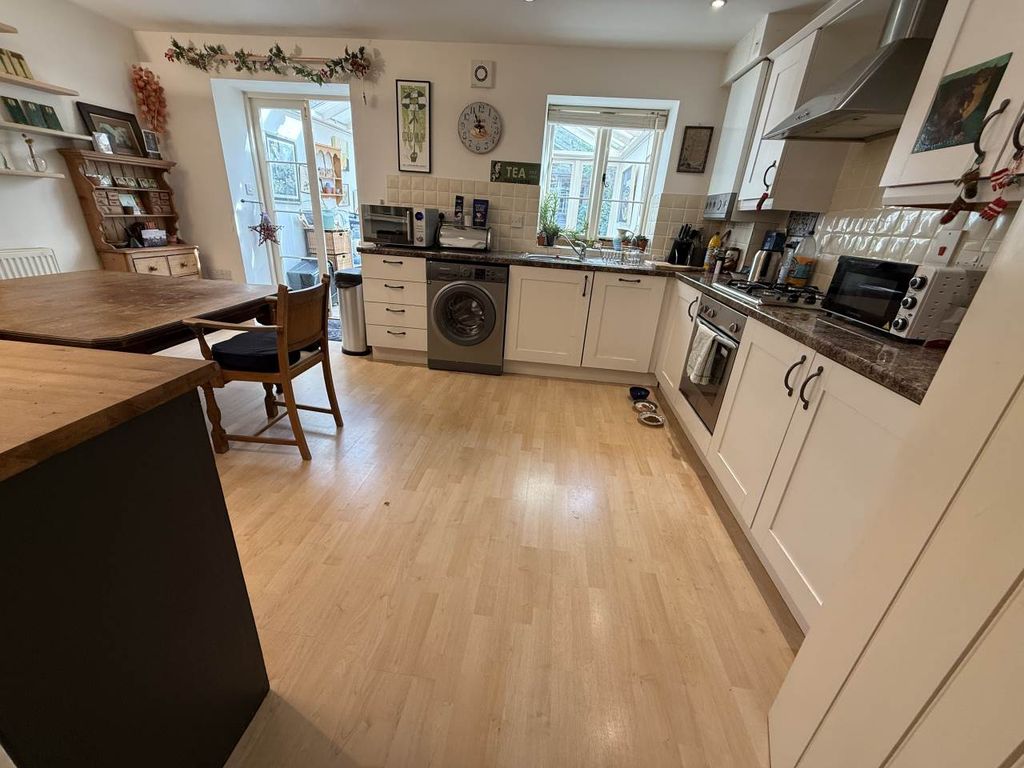 Property photo 2 of 15 Kitchen