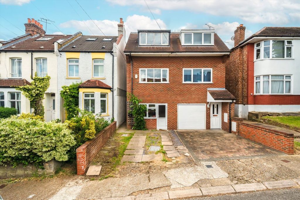Property photo 1 of 9