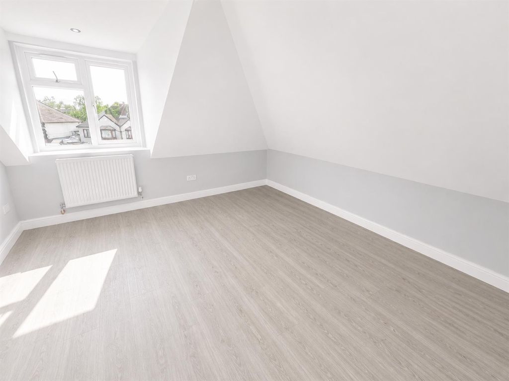 Property photo 2 of 5 3