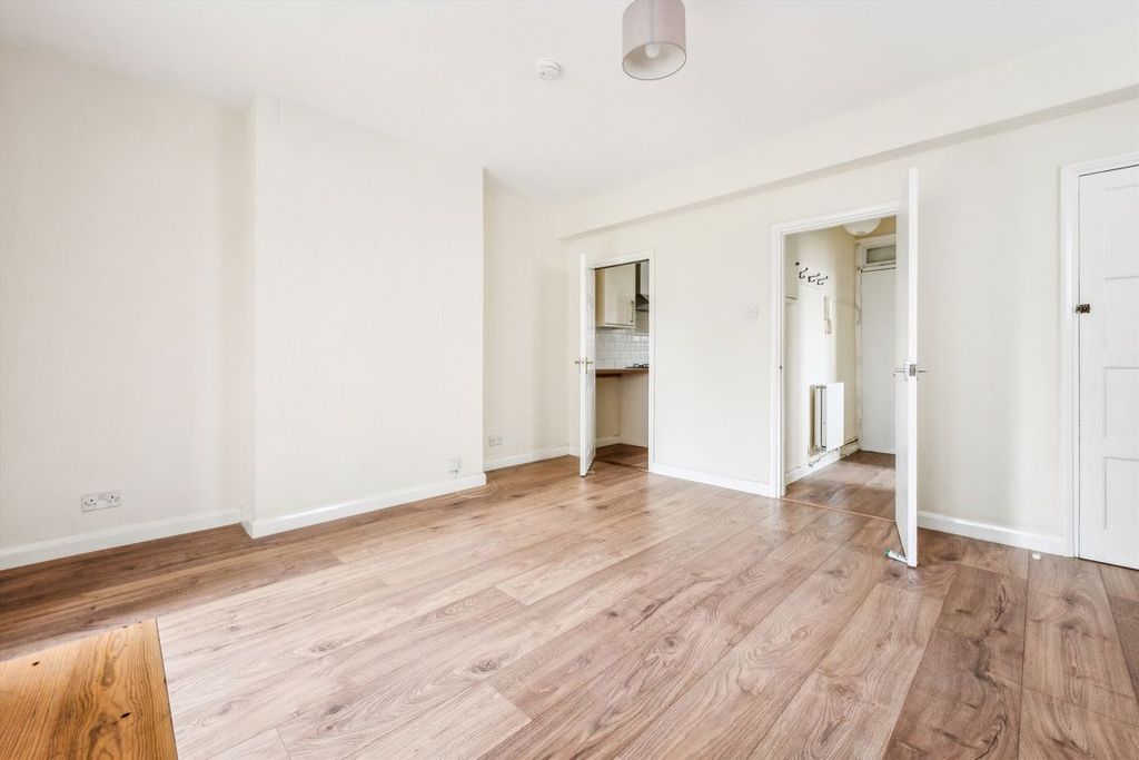 Property photo 2 of 4