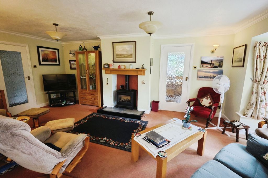 Property photo 3 of 24 Pbox-Img.Jpg