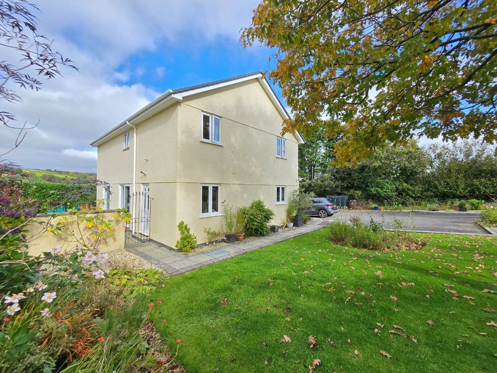 Property photo 3 of 27 4982952
