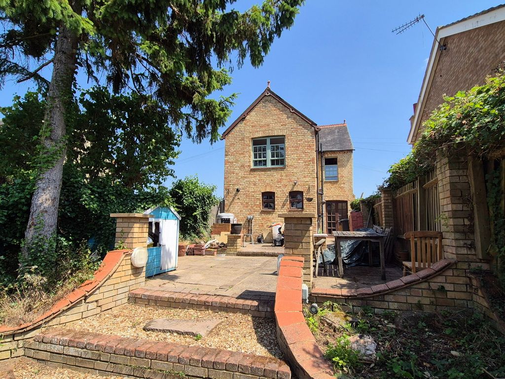 Property photo 1 of 13