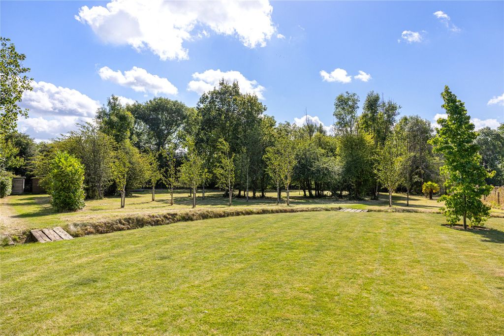 Property photo 2 of 44 Garden