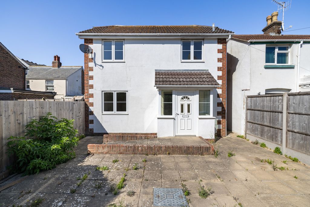 Property photo 1 of 9