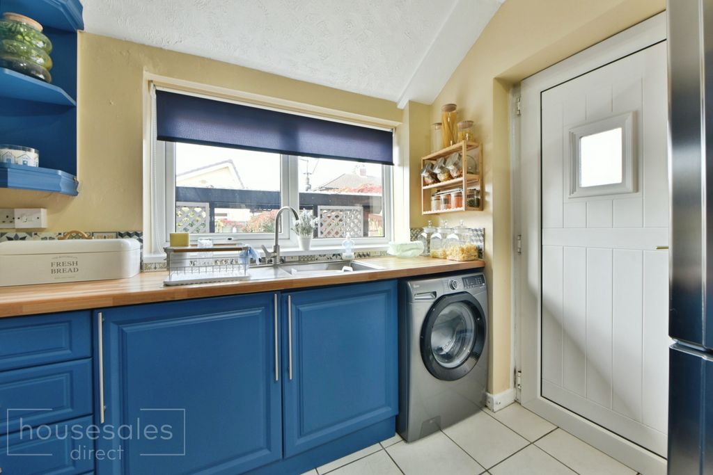 Property photo 3 of 9