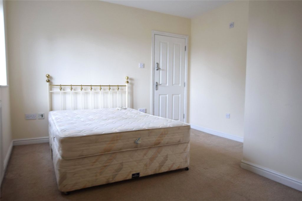 Property photo 1 of 9 Bedroom