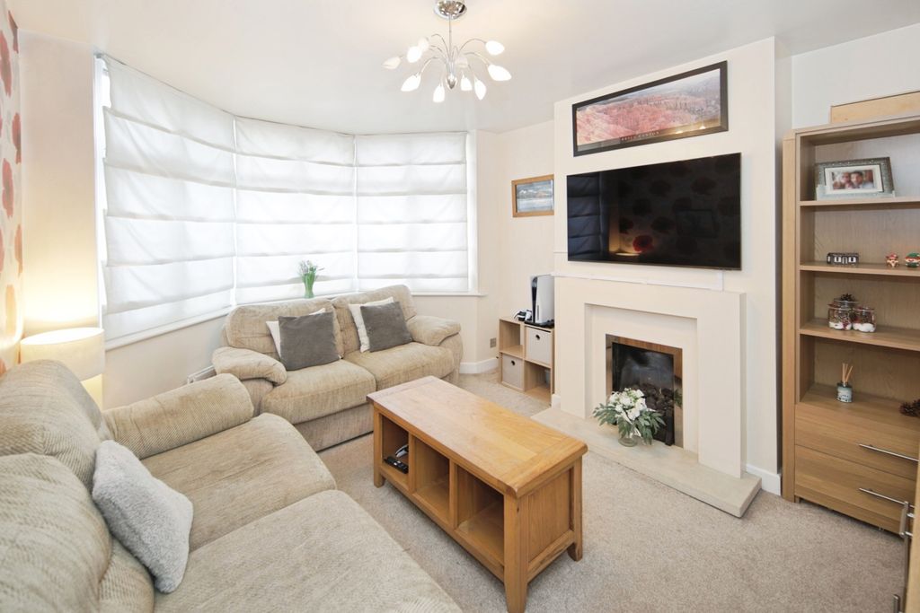 Property photo 3 of 19 Pbox-Img.Jpg