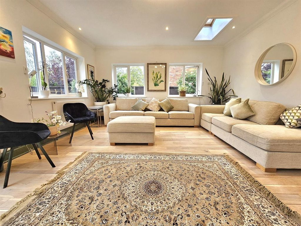 Property photo 2 of 18