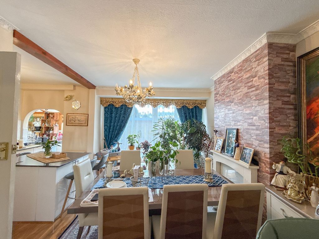 Property photo 3 of 12 Dining Area