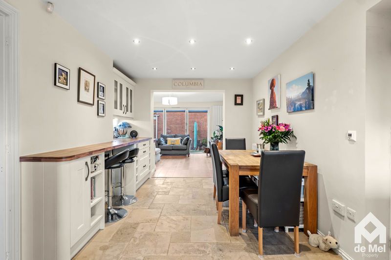 Property photo 3 of 17 Photo 12