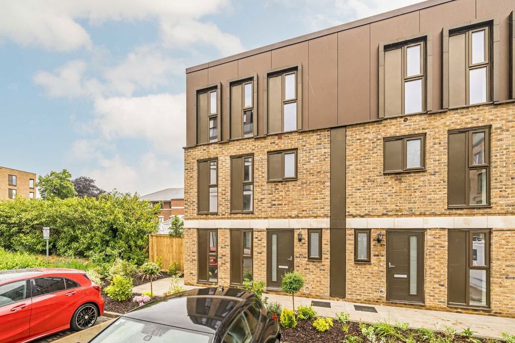 Property photo 1 of 9