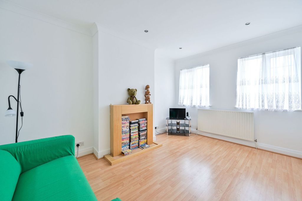 Property photo 3 of 9