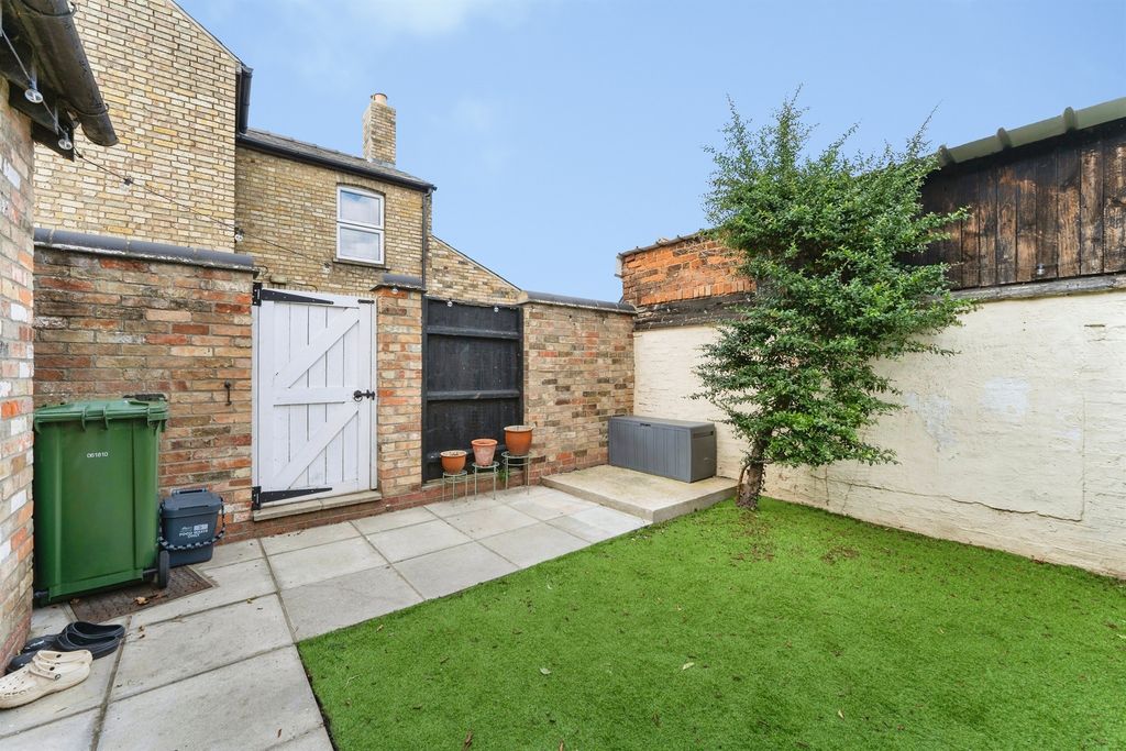 Property photo 3 of 15