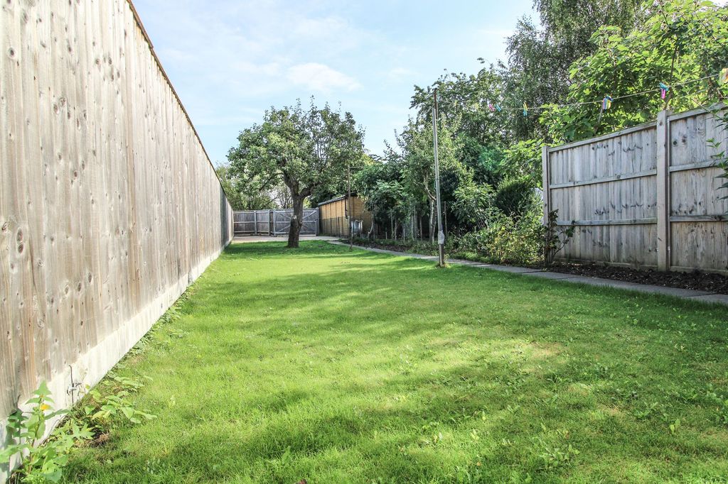 Property photo 2 of 13