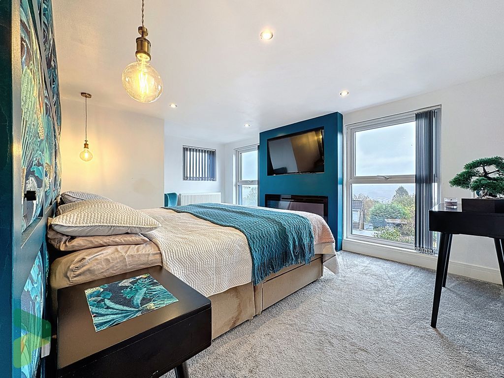 Property photo 2 of 62 Main Bedroom 2nd Floor