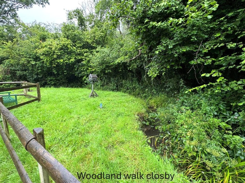 Property photo 3 of 3 Picture No. 06