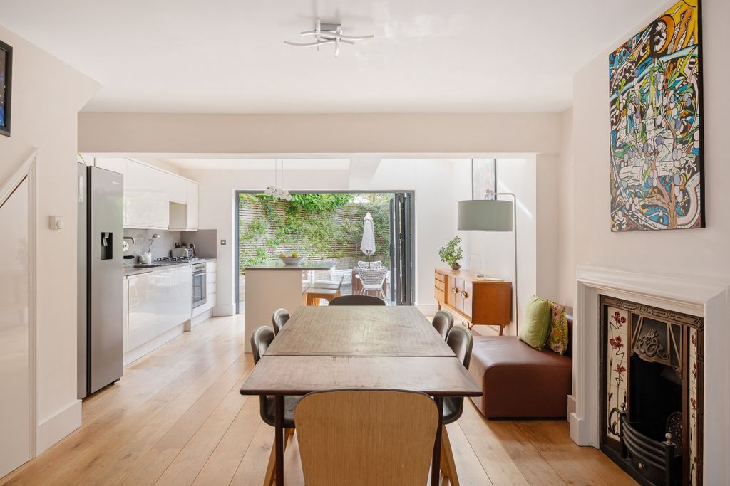 Property photo 2 of 46 4515882