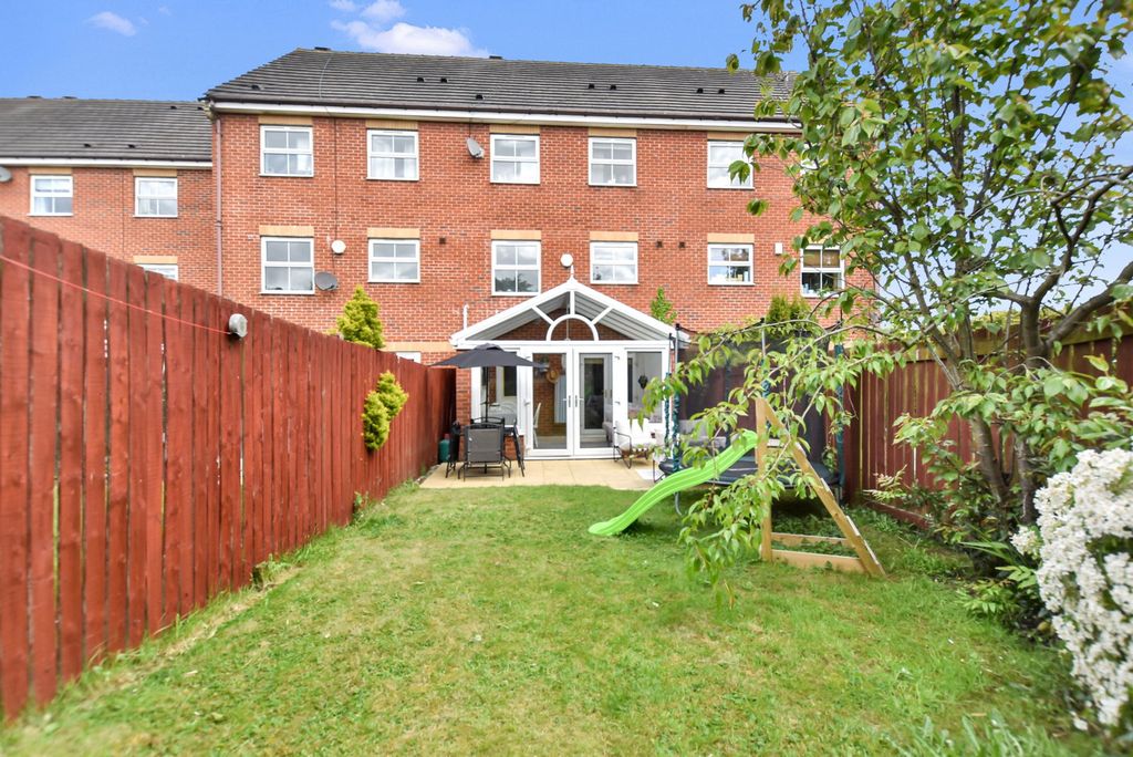 Property photo 2 of 21