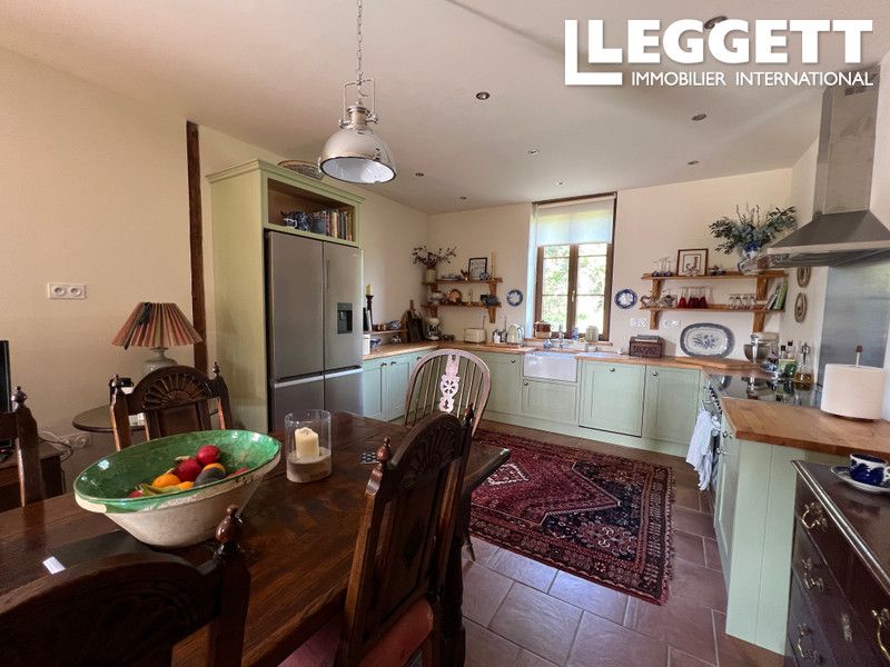 Property photo 2 of 10