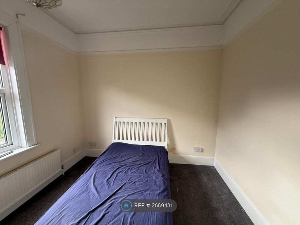 Property photo 3 of 6