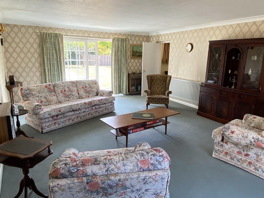 Property photo 3 of 13 Family Room.Jpg