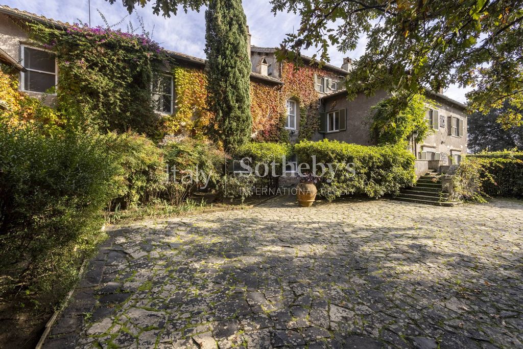 Property photo 2 of 25