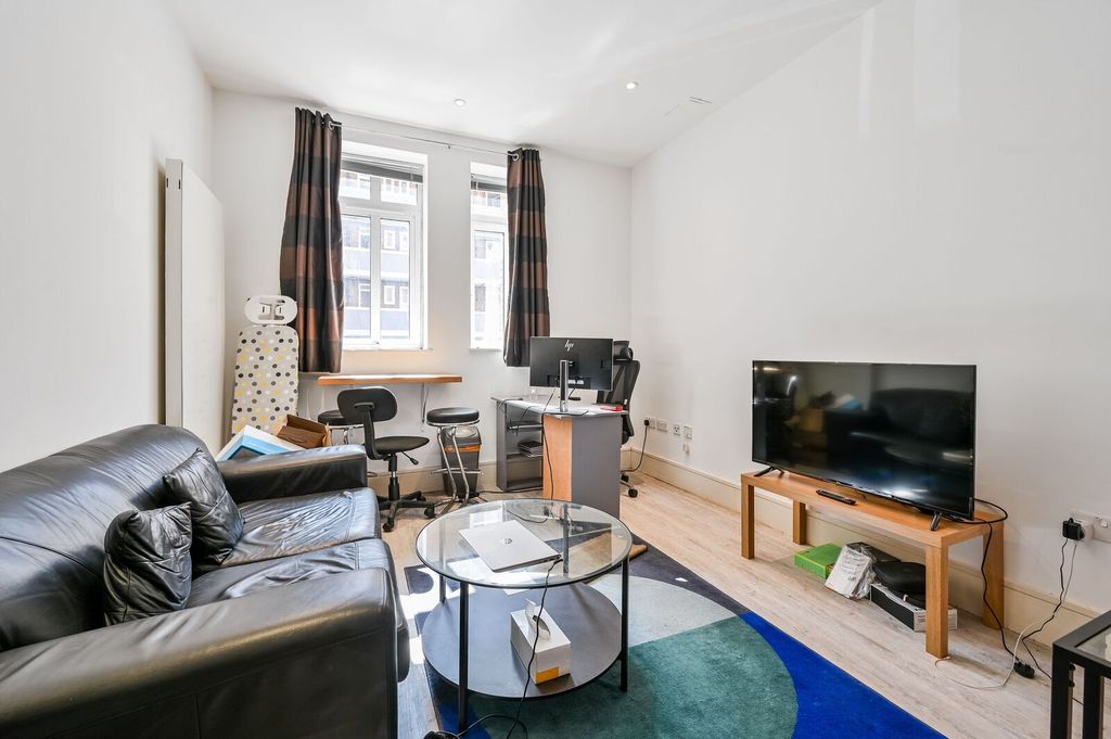 Property photo 1 of 6