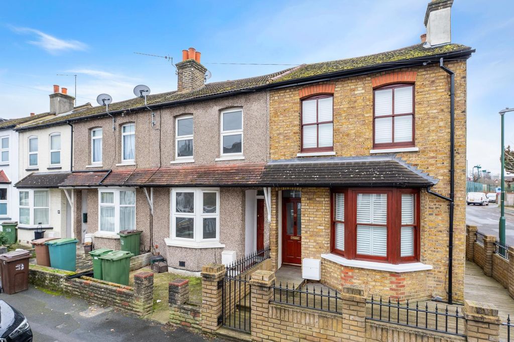 Property photo 1 of 11 Front (Exterior)