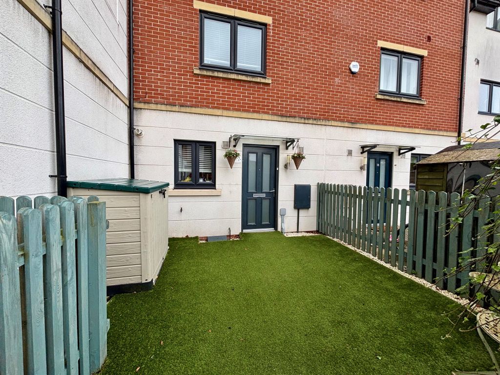 Property photo 3 of 18