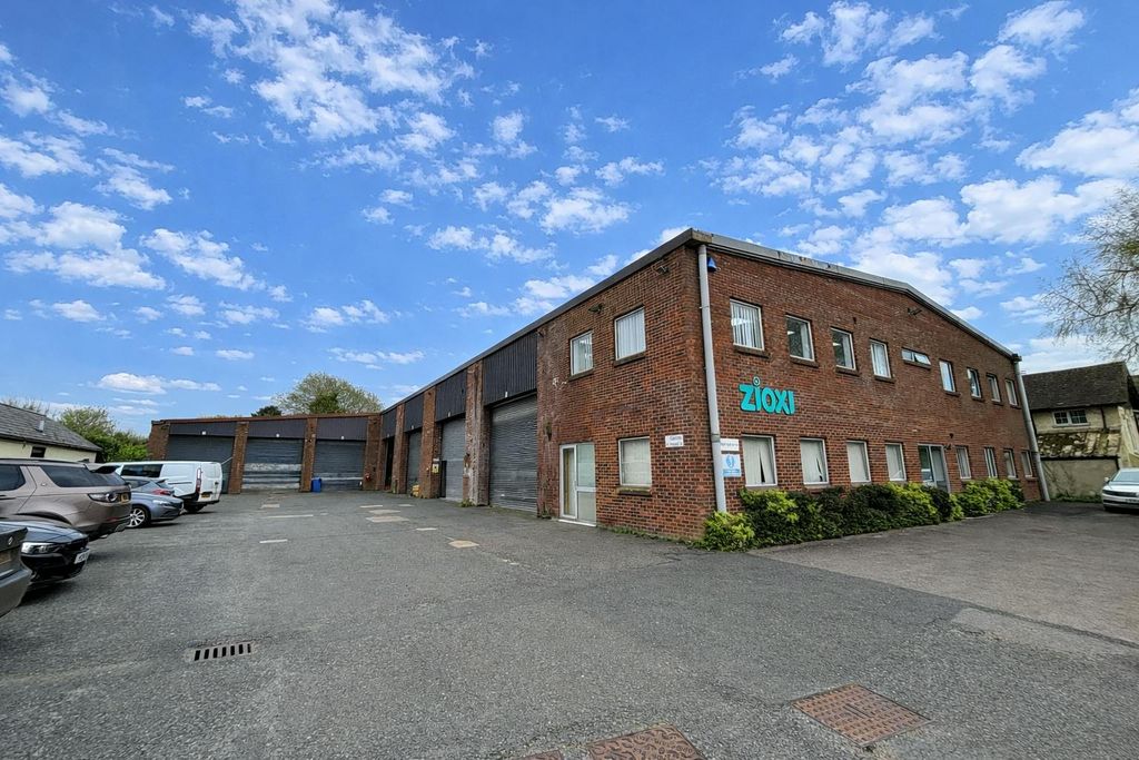 Property photo 1 of 14 57 High Street, Tetsworth .Png