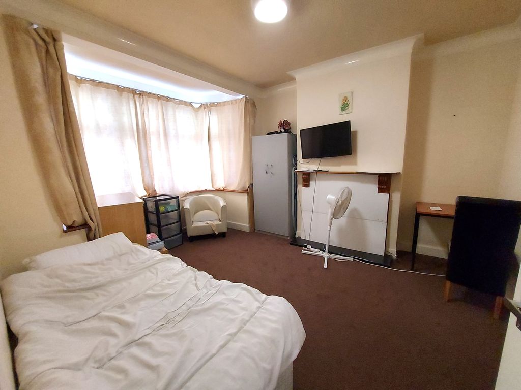 Property photo 3 of 10 Gallery