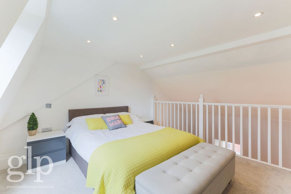 Property photo 2 of 15 4558332