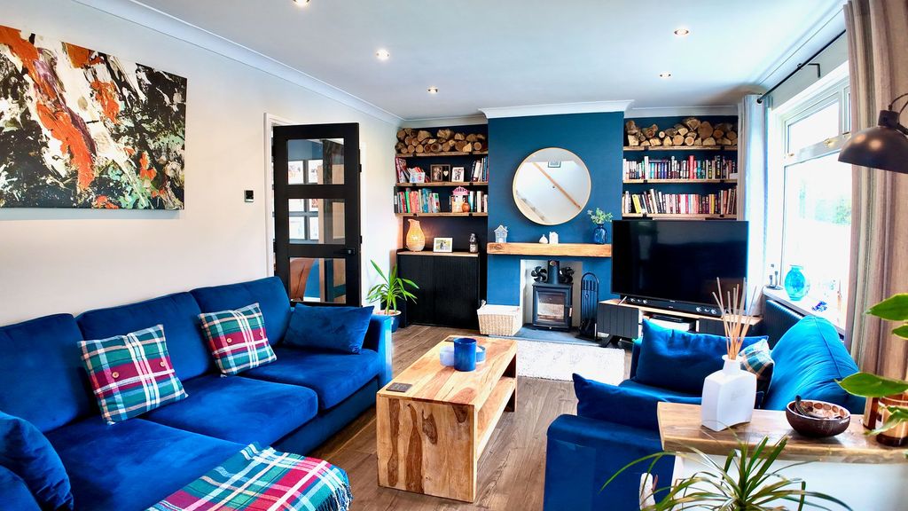 Property photo 2 of 38