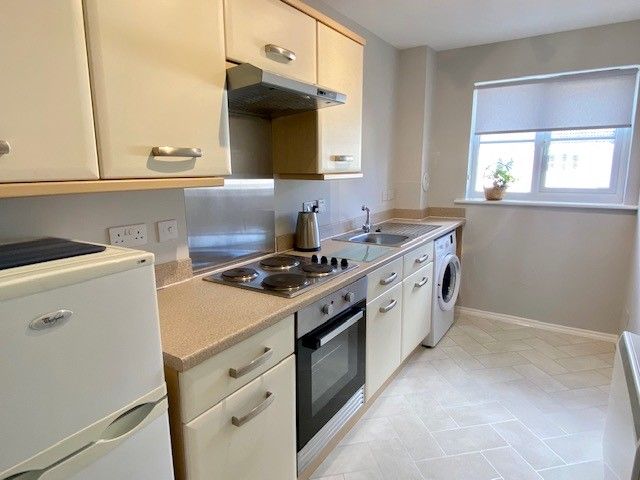 Property photo 3 of 9 Kitchen