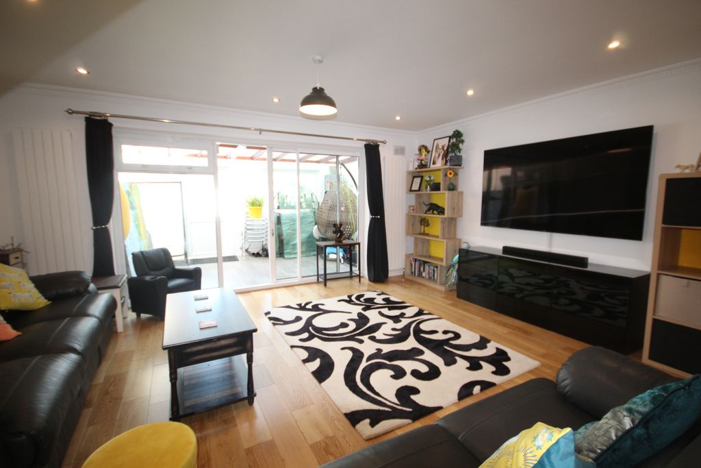 Property photo 3 of 15 Gallery