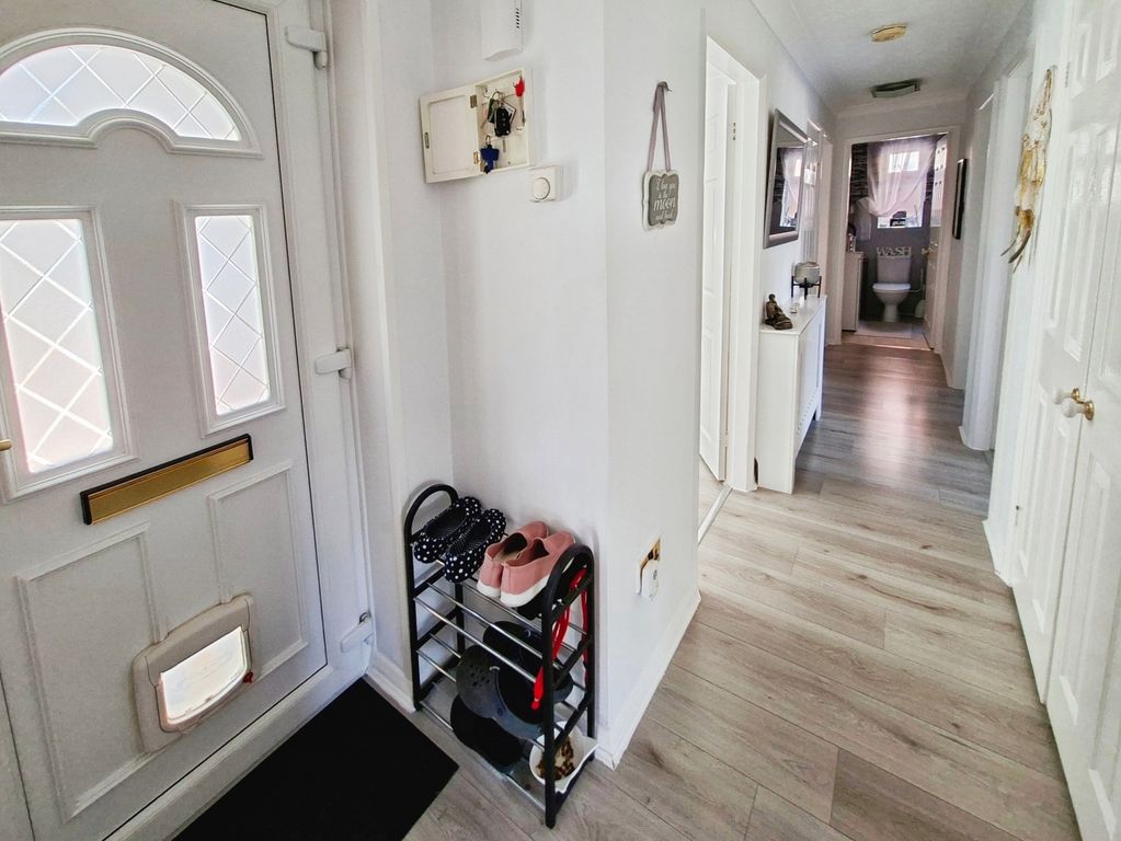 Property photo 2 of 23 Entrance Hall