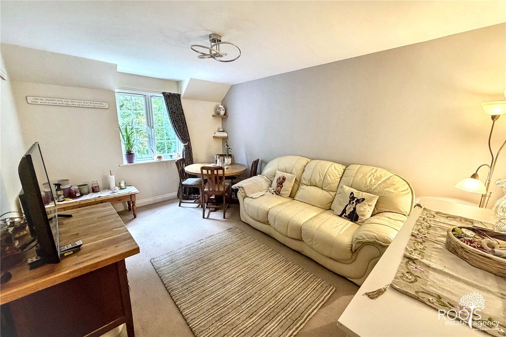 Property photo 2 of 6 Living Room
