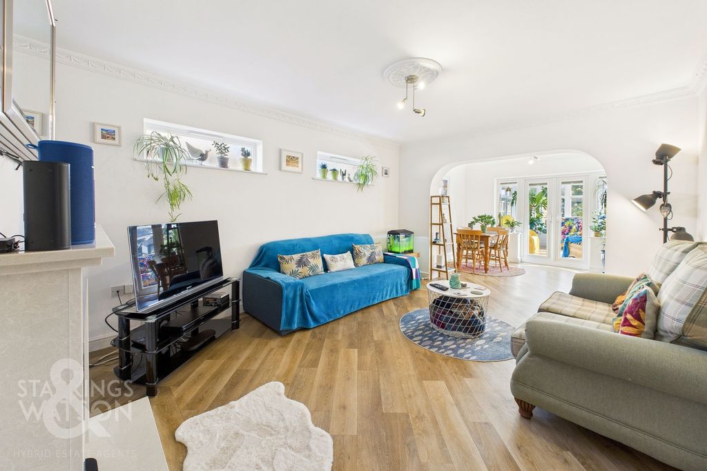 Property photo 2 of 24