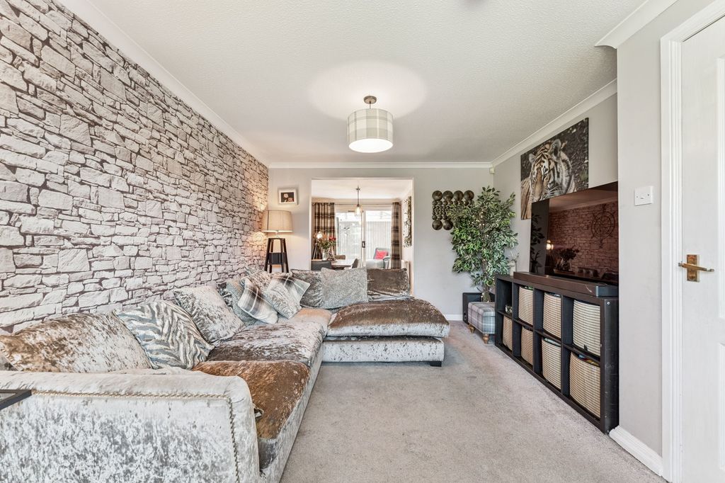 Property photo 3 of 24