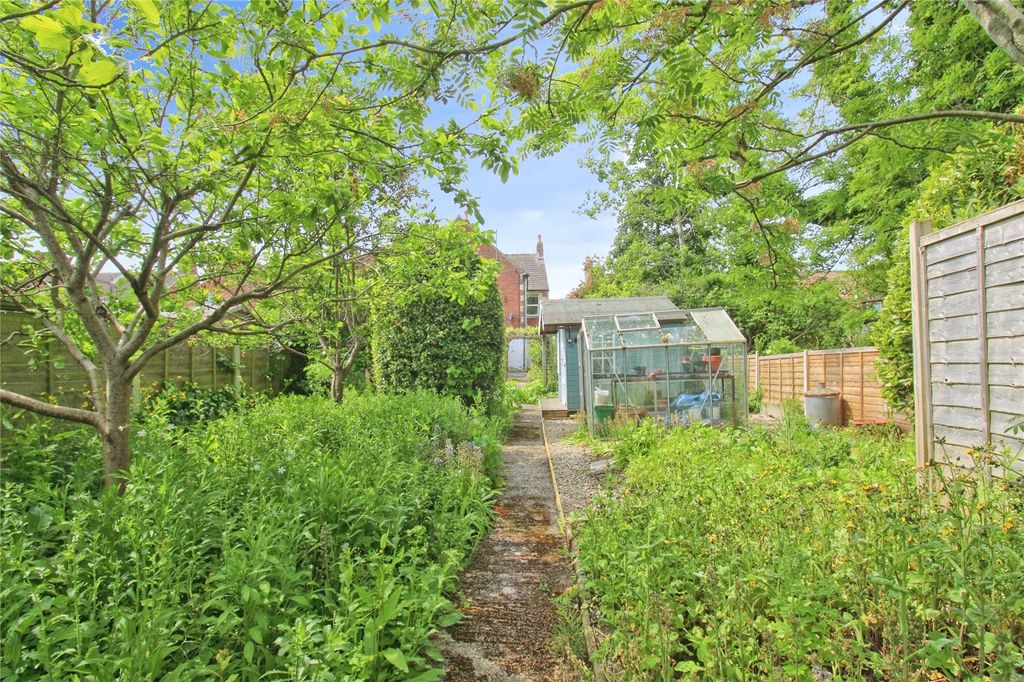 Property photo 2 of 30 Picture No. 12