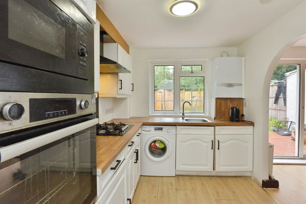 Property photo 3 of 14