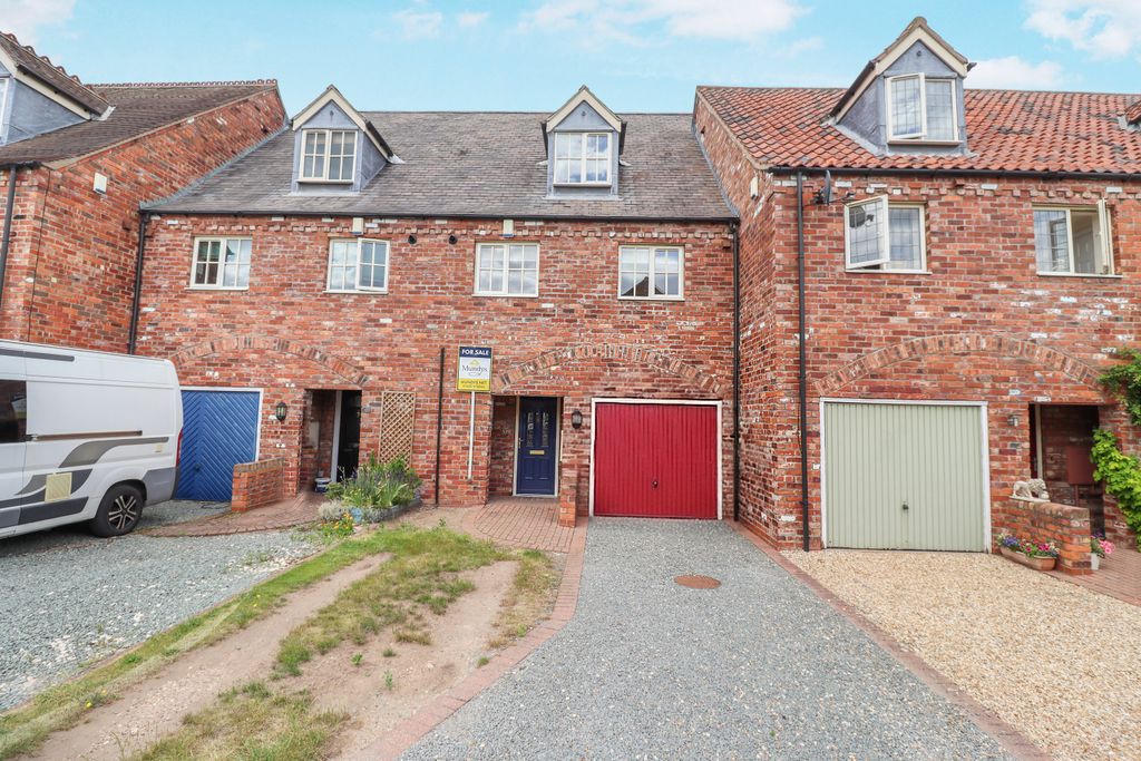 Property photo 1 of 14 Tlc_875A9B7c-615d-4E9A-A05B-7d5d5E623E59_72796d5