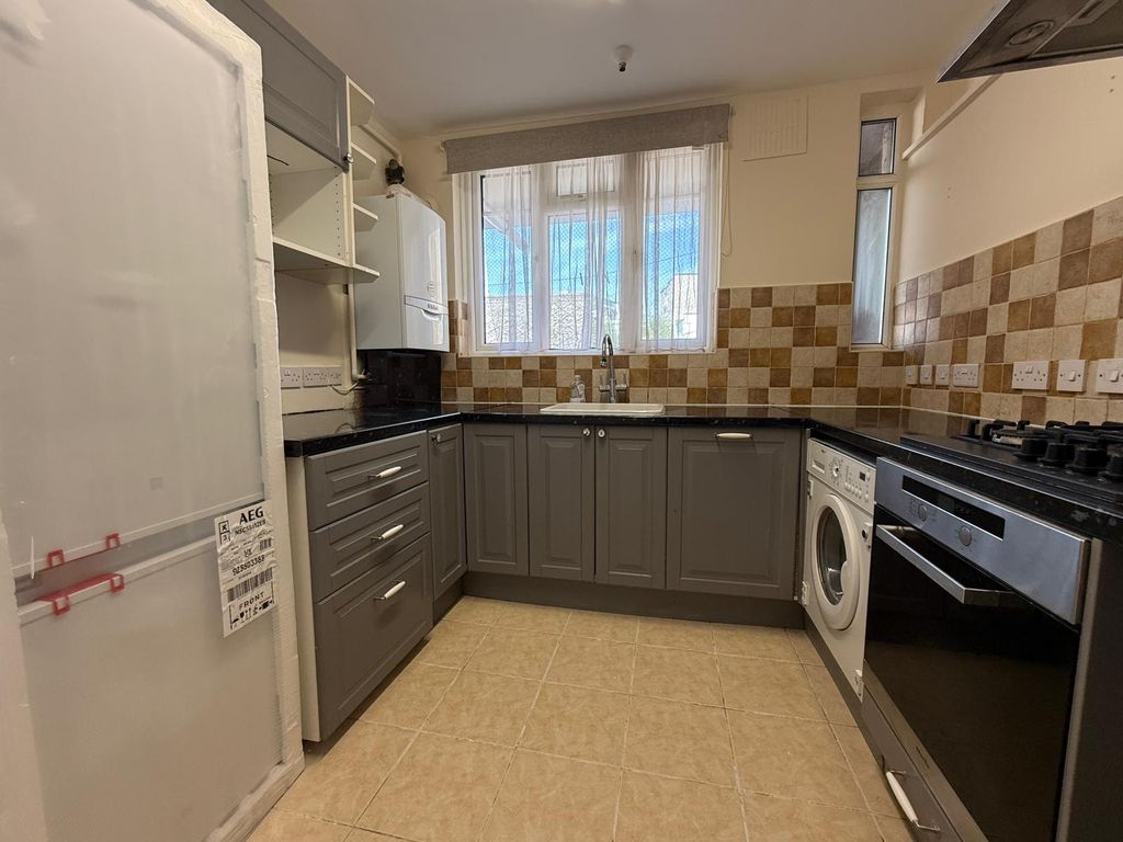 Property photo 3 of 22