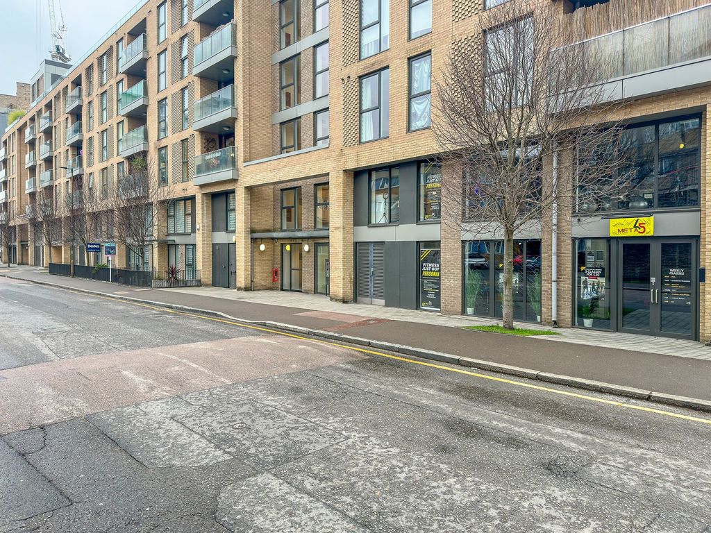 Property photo 1 of 14 Front Street View