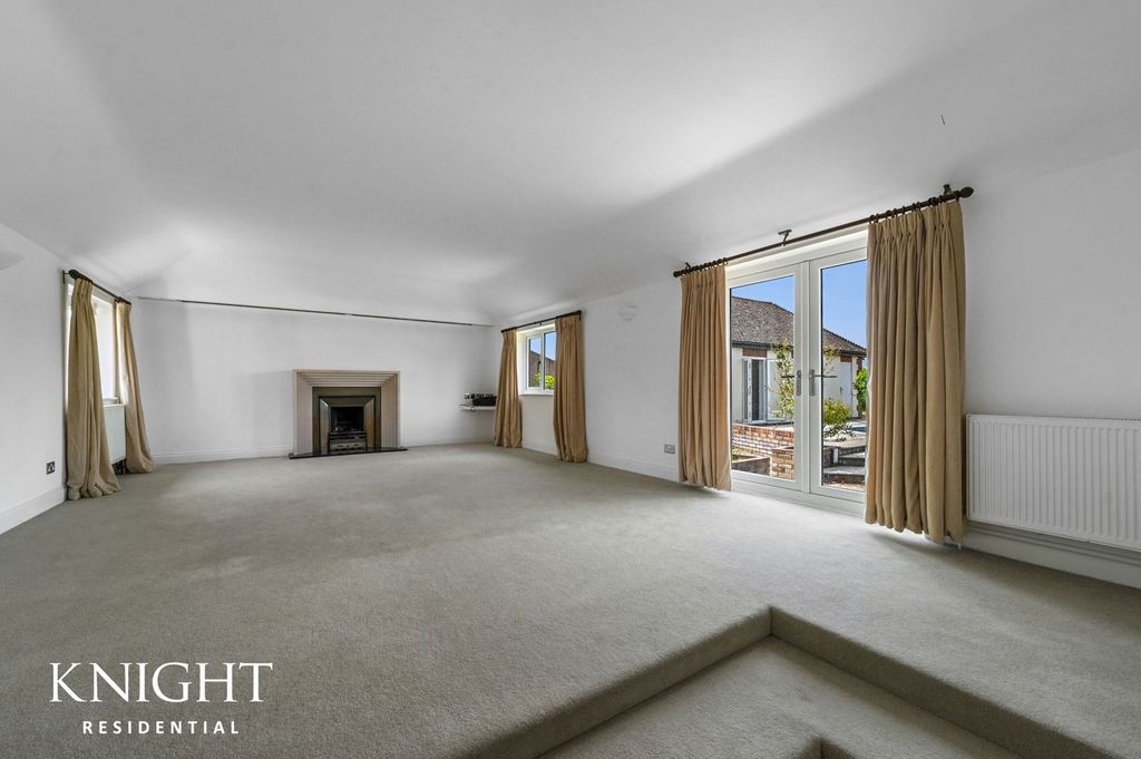 Property photo 3 of 28