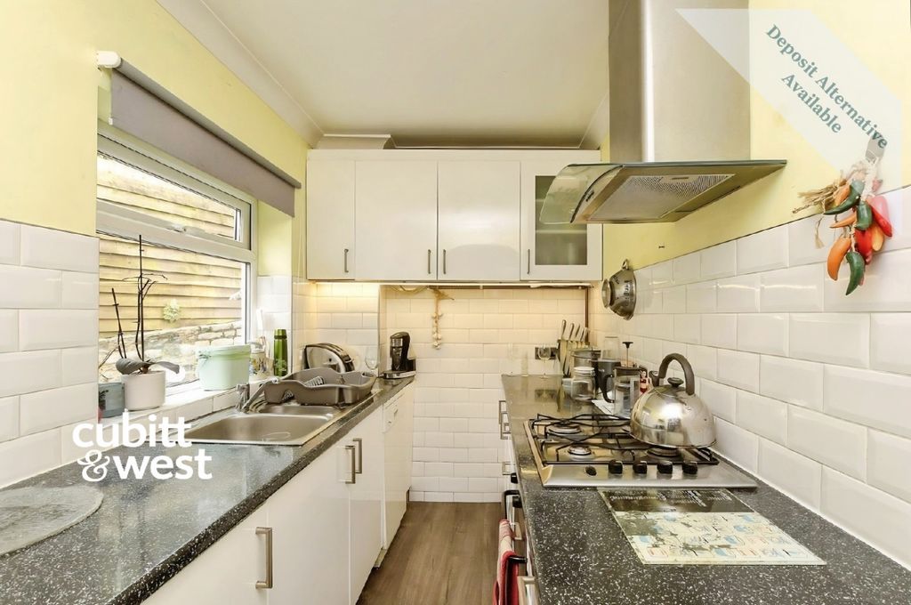 Property photo 3 of 11 8B1B5812-Kitchen