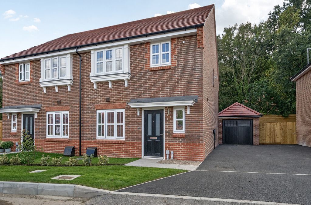 Property photo 1 of 15 1349456-1-68c038c...